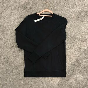 Black Sz 6 Lululemon pullover with pocket